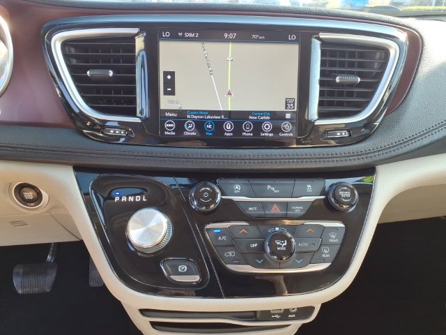 Used 2020 Chrysler Pacifica Limited FWD image 23