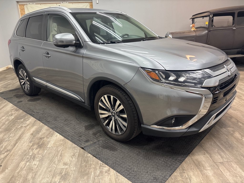 Used 2019 Mitsubishi Outlander SE FWD image 3