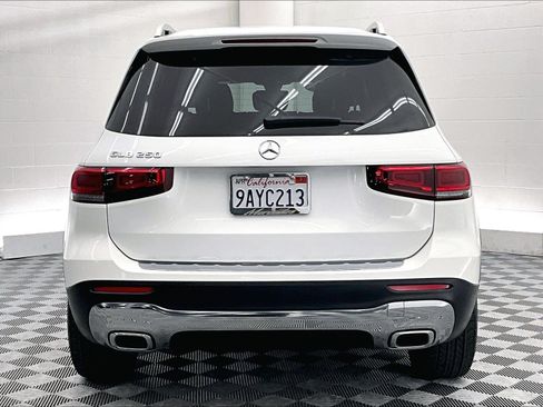 Certified 2022 Mercedes-Benz GLB 250 image 3