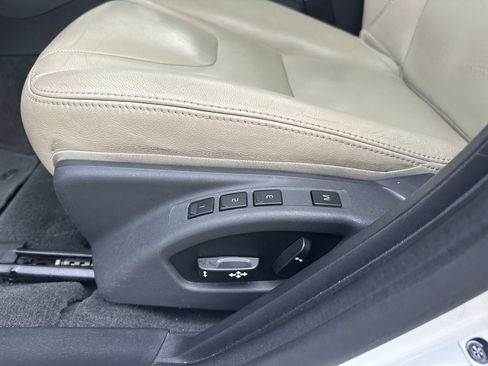 Used 2017 Volvo V60 T5 Premier w/ Convenience Package FWD image 17