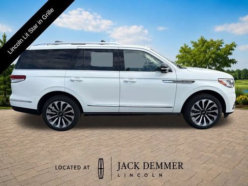 Used 2024 Lincoln Navigator Reserve AWD/4WD image 8
