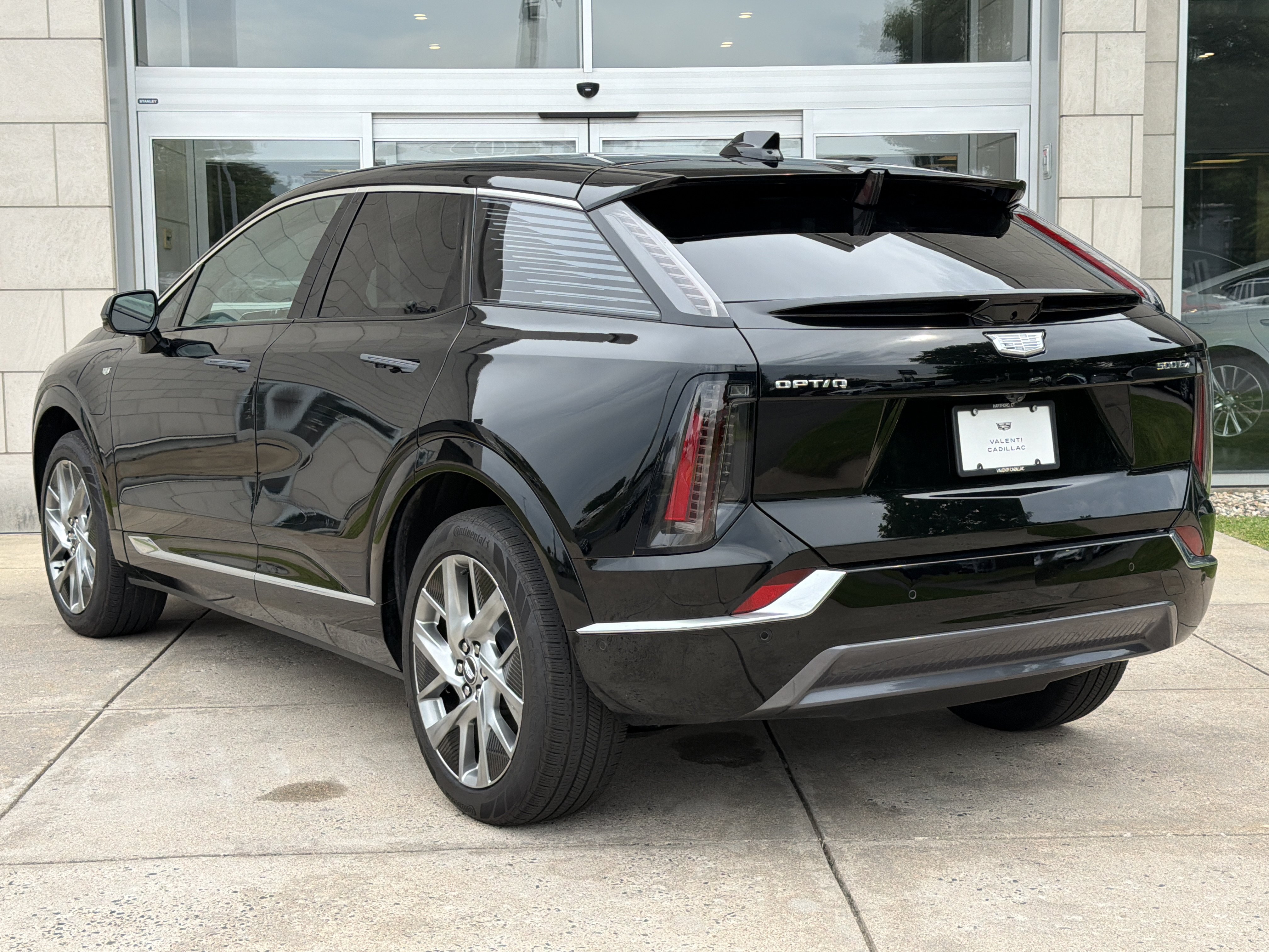 Used 2025 Cadillac Optiq Luxury 2 w/ LPO, Floor Liner Package AWD/4WD image 9