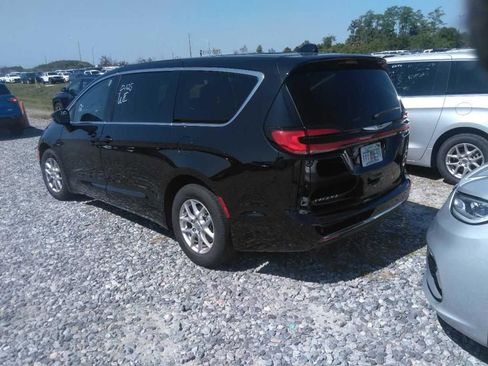 Certified 2024 Chrysler Pacifica Touring-L FWD image 5
