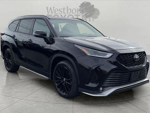 Certified 2025 Toyota Highlander XSE AWD/4WD image 1