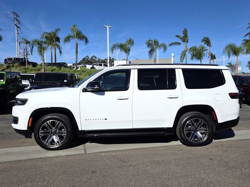 Certified 2025 Jeep Wagoneer Series II w/ 8-Passenger Seating Package image 2