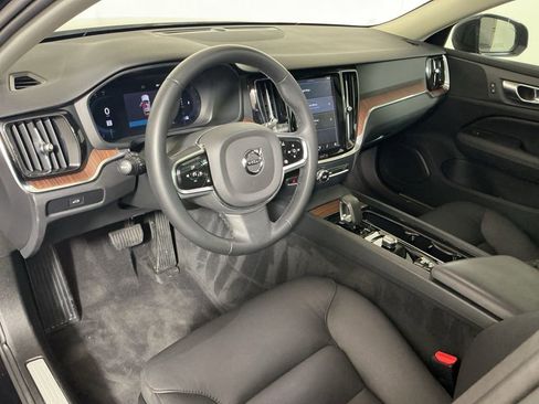 Used 2024 Volvo V60 B5 Cross Country Plus image 25