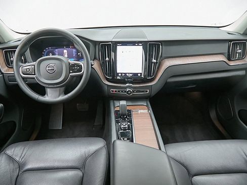 Certified 2023 Volvo XC60 T8 Plus image 23