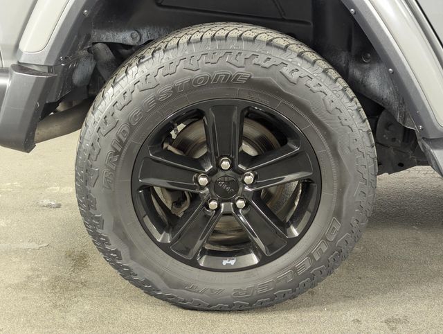 Used 2023 Jeep Wrangler Unlimited Sahara AWD/4WD image 13