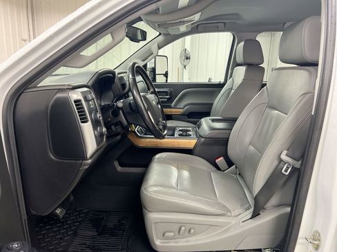 Used 2019 Chevrolet Silverado 2500 LTZ w/ Duramax Plus Package AWD/4WD image 20