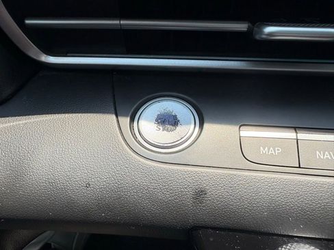 Used 2024 Hyundai Elantra SEL FWD image 25