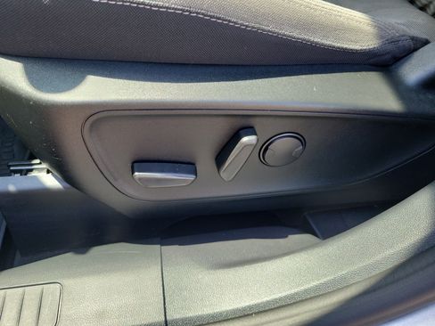Used 2022 Ford Escape SE w/ Convenience Package FWD image 17