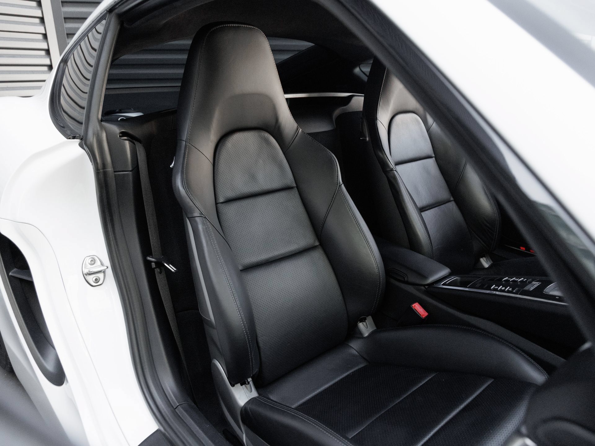 Certified 2015 Porsche Cayman GTS RWD image 34