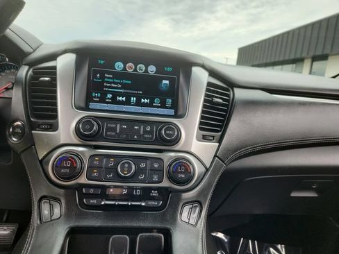 Used 2018 Chevrolet Suburban LT w/ Luxury Package AWD/4WD image 46
