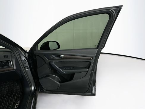 Used 2021 Audi Q5 2.0T Premium w/ Convenience Package image 32