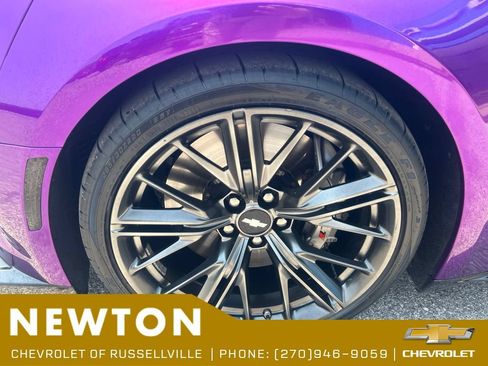 Used 2018 Chevrolet Camaro ZL1 RWD image 32