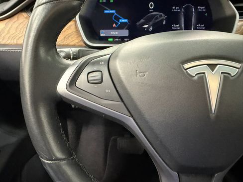 Used 2020 Tesla Model X Long Range AWD/4WD image 32