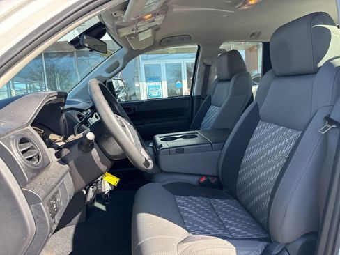 Used 2018 Toyota Tundra SR image 3