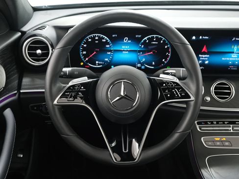 Used 2023 Mercedes-Benz E 350 4MATIC Sedan image 7