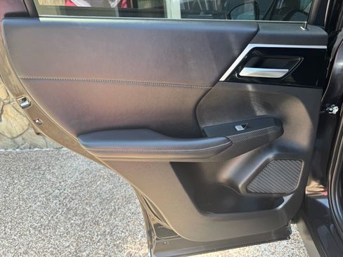 Used 2024 Mitsubishi Outlander SE AWD/4WD image 35