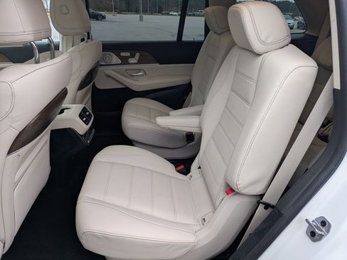 Used 2021 Mercedes-Benz GLS 580 4MATIC image 24