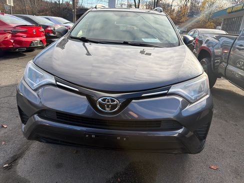 Used 2016 Toyota RAV4 LE image 2
