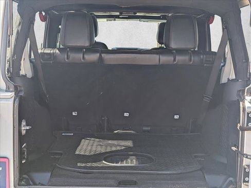 Used 2017 Jeep Wrangler Unlimited Rubicon AWD/4WD image 6