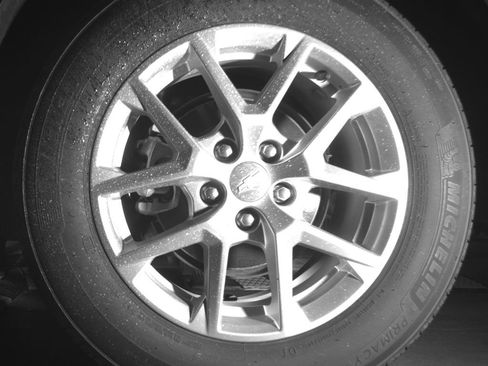 Used 2022 Chevrolet Equinox LS w/ LPO, Floor Liner Package FWD image 16