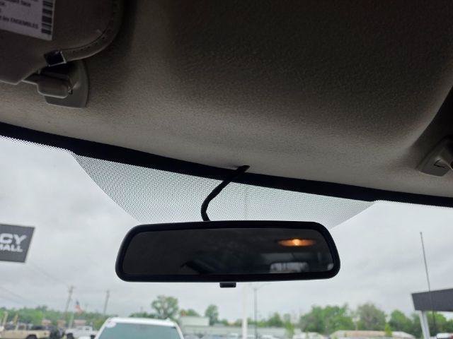 Used 2017 Chevrolet Express 2500 RWD image 19