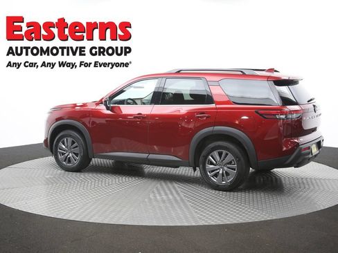 Used 2025 Nissan Pathfinder SV FWD image 62