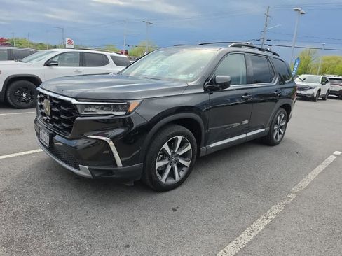 Used 2025 Honda Pilot Elite image 1