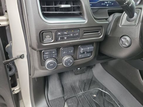 Used 2022 Chevrolet Tahoe LT w/ Luxury Package AWD/4WD image 23