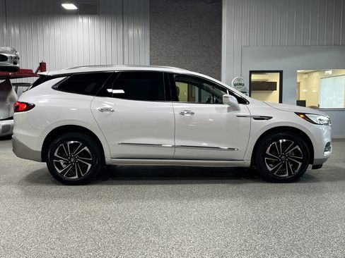 Certified 2020 Buick Enclave Premium w/ Sun and Sites Package AWD/4WD image 5