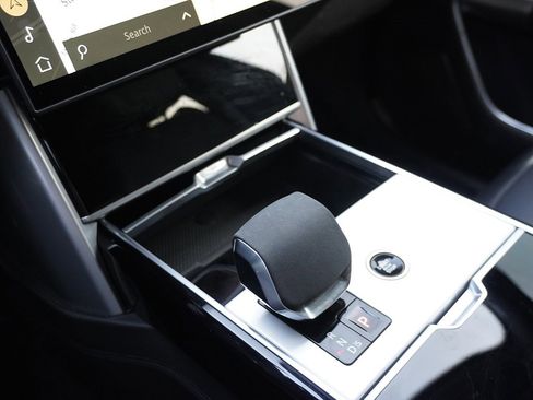 Used 2024 Land Rover Range Rover Long Wheelbase Autobiography image 82