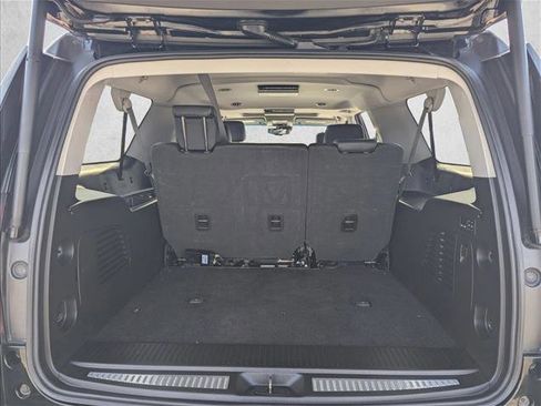 Used 2018 Chevrolet Suburban Premier image 17