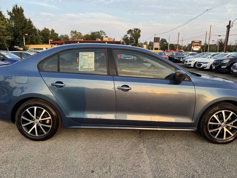 Used 2016 Volkswagen Jetta SE FWD image 28