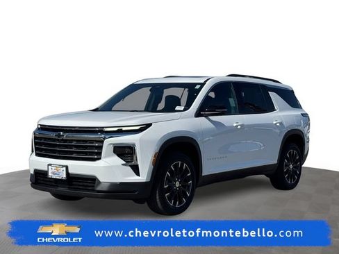 New 2026 Chevrolet Traverse LT w/ Sun and Wheel Package FWD image 1