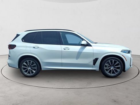 Used 2024 BMW X5 xDrive50e w/ M Sport Package AWD/4WD image 4