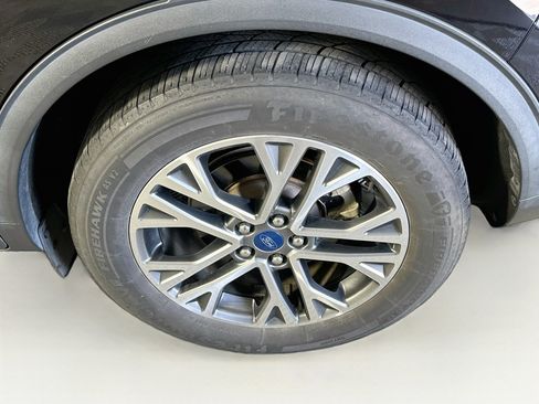 Used 2022 Ford Escape SEL FWD image 11