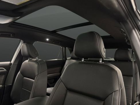 Used 2023 Volkswagen Atlas Cross Sport SEL image 7