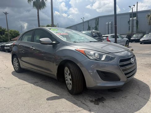 Used 2016 Hyundai Elantra GT FWD image 3