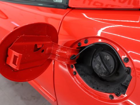 Used 2004 Chevrolet Corvette Coupe w/ Preferred Equipment Group RWD image 25