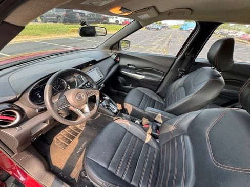 Used 2019 Nissan Kicks SR w/ SR Premium Package FWD image 15