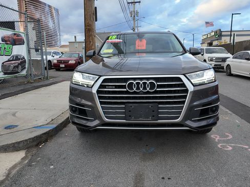Used 2018 Audi Q7 3.0T Prestige image 3