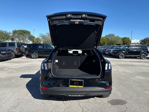 Certified 2025 Ford Mustang Mach-E Premium image 29