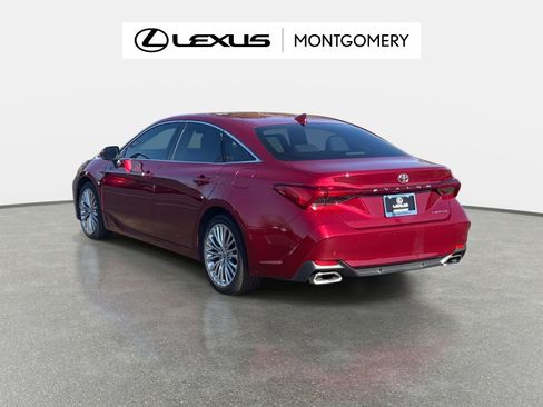 Used 2020 Toyota Avalon Limited image 5