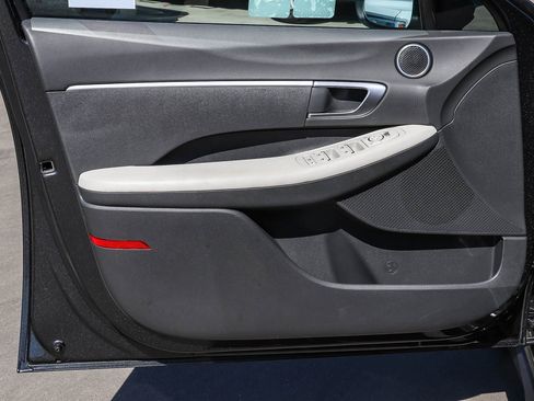Used 2025 Hyundai Sonata SE FWD image 22