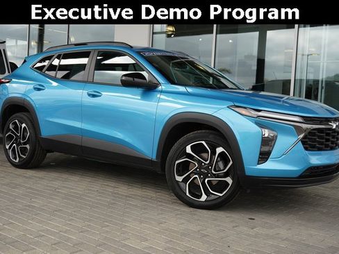 Used 2025 Chevrolet Trax RS w/ Driver Confidence Package image 1