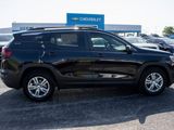Used 2024 GMC Terrain SLE w/ Driver Convenience Package image 2