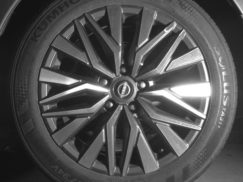 Used 2025 Nissan Altima 2.5 SV image 14