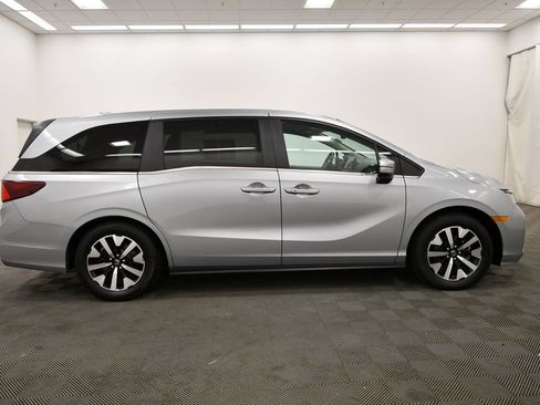 Certified 2025 Honda Odyssey EX-L image 9